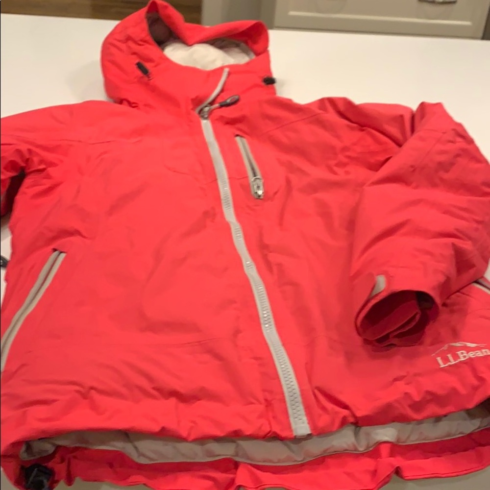 Women’s llbean ski jacket